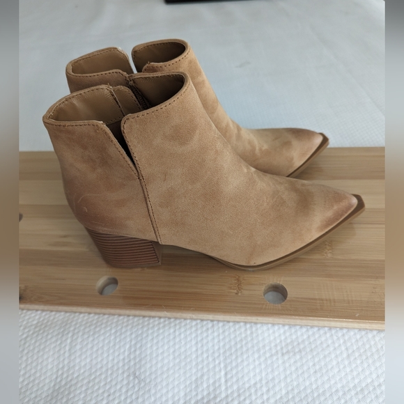 Qupid Women's Suede Bootie Cowboy Western Camel Size 6.5. - Picture 1 of 7